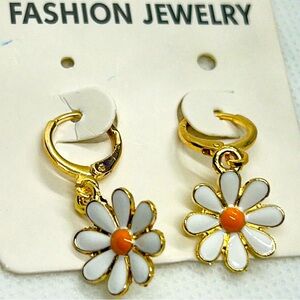 Daisy 🌼 hoop dangling earrings